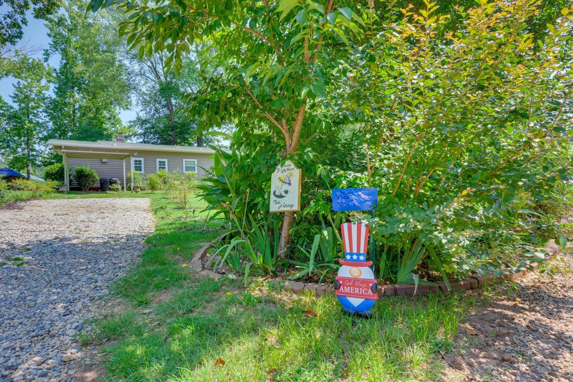 Lake Sinclair Crooked Creek Cottage With Fire Pit! Eatonton Bagian luar foto